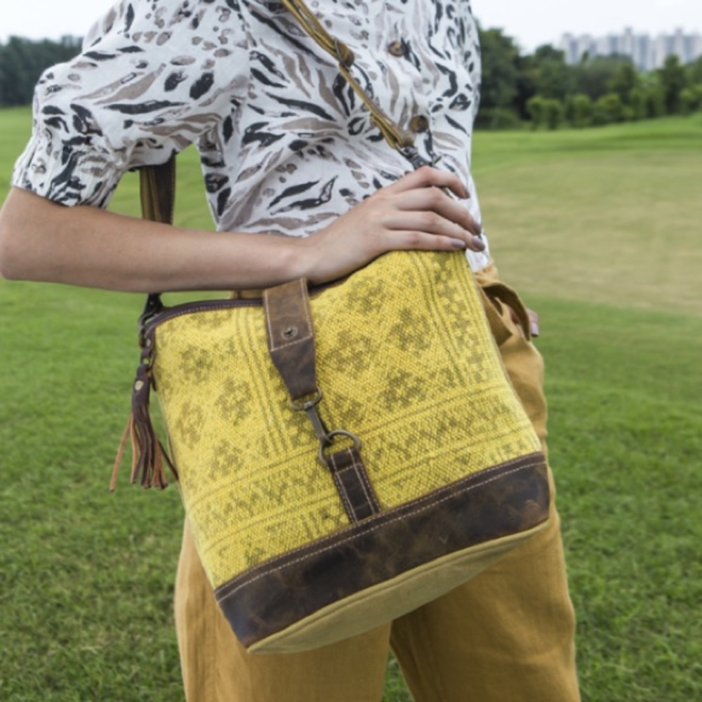 Fervor Shoulder Bag